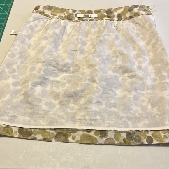 Ann Taylor Loft skirt size 4 petite - Picture 4 of 4